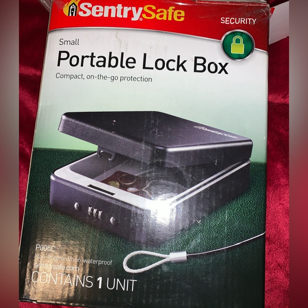 Portable small lock box